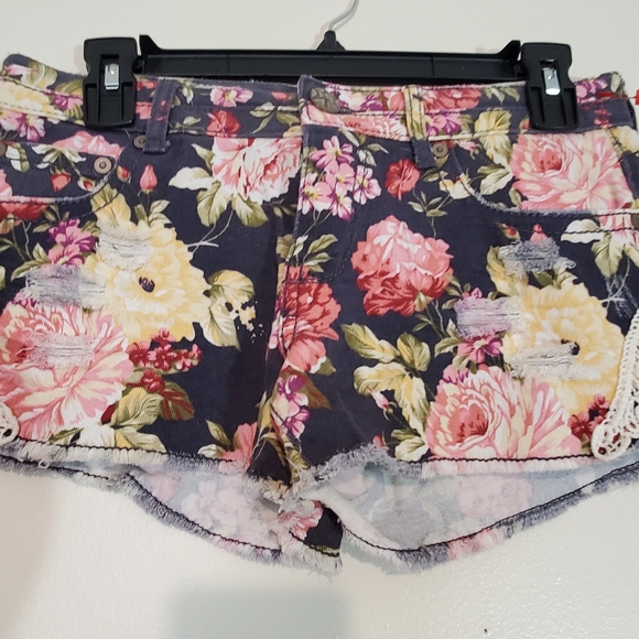 Mudd Floral/Crochet Jean Shorts - Picture 5 of 10